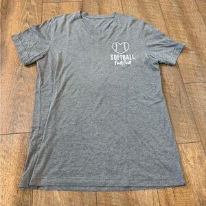 Softball Mom Gray V-neck Short Sleeve Shirt Size Medium